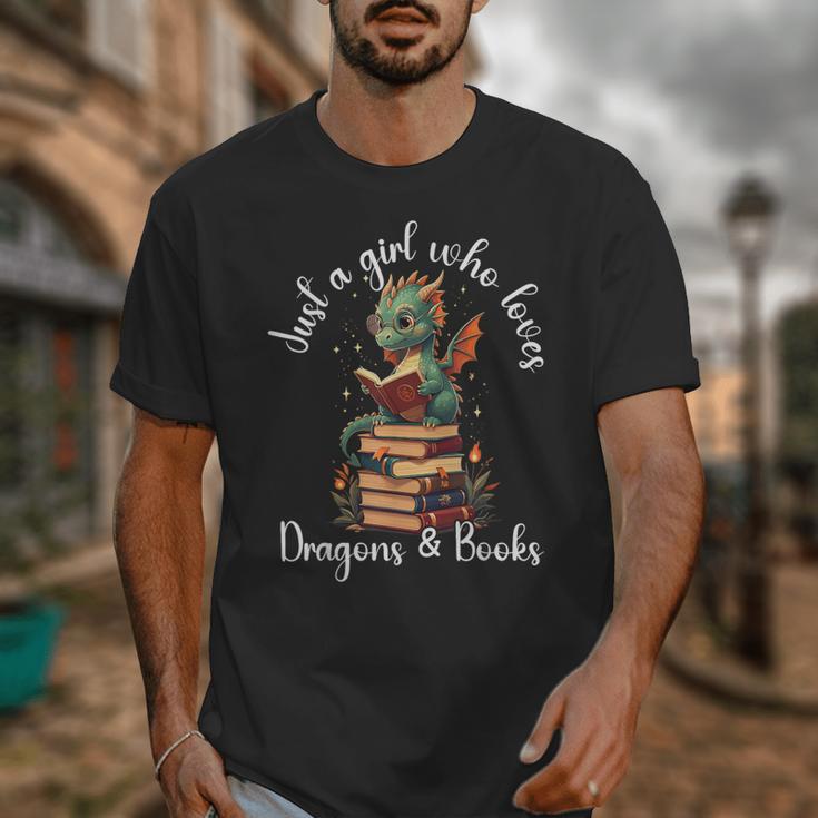 Cute Dragon Reading Book Bookworm Dragon And Books For Women Unisex T-Shirt