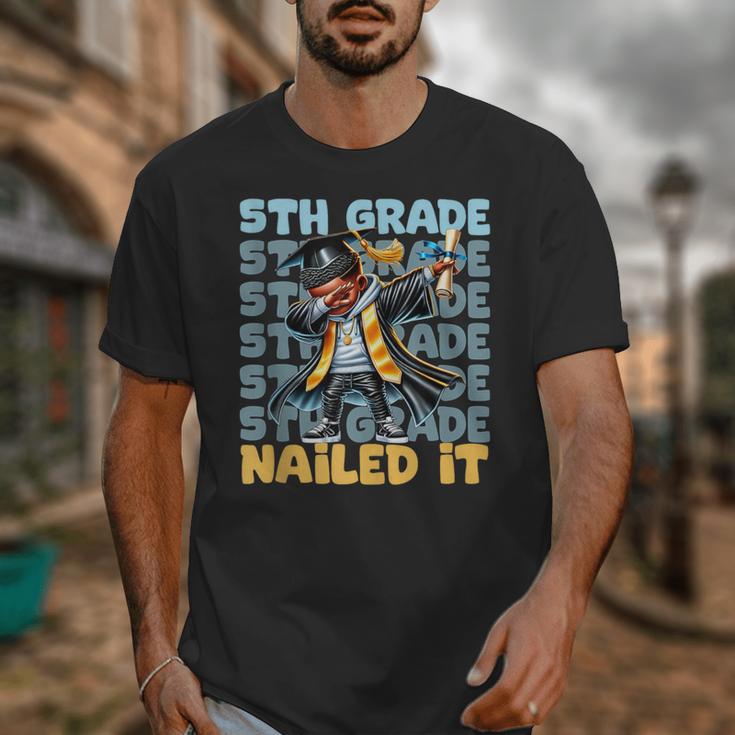 Dabbing Graduation Boy 5th Grade Nailed It Class Of 2025 Unisex T-Shirt