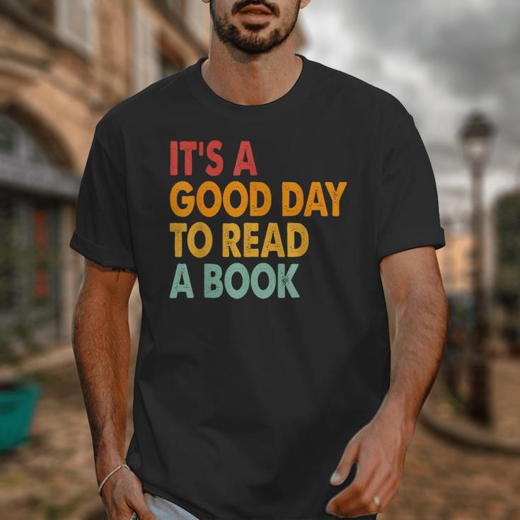 It's A Good Day To Read A Book Retro Vintage Teacher Unisex T-Shirt It's A Good Day To Read A Book Retro Vintage Teacher Unisex T-Shirt