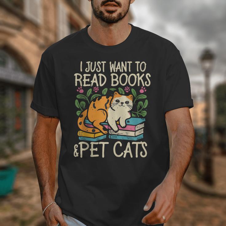 I Just Want To Read Books And Pet Cats Introvert Unisex T-Shirt I Just Want To Read Books And Pet Cats Introvert Unisex T-Shirt