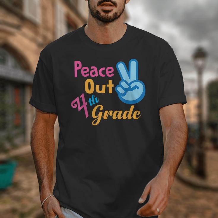 Last Day Of School Peace Out Grade 4 Graduation Kids Unisex T-Shirt