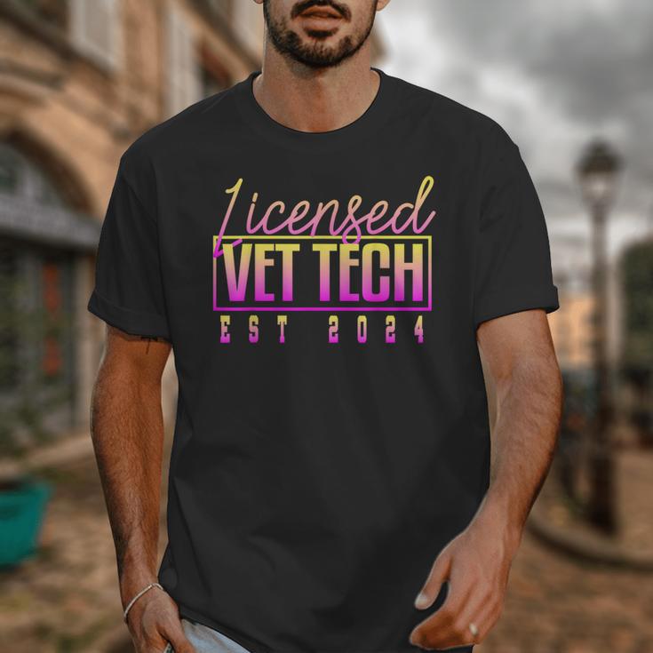 Licensed Vet Tech Veterinary Technician Graduation 2024 Unisex T-Shirt