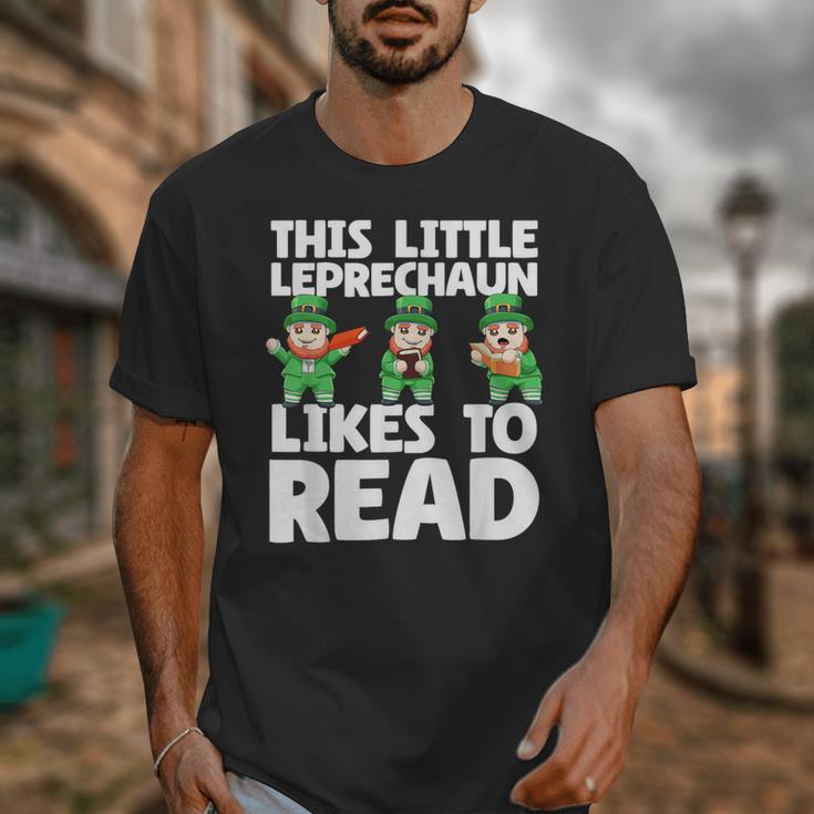This Little Leprechaun Likes To Read St Patrick's Day Book Unisex T-Shirt