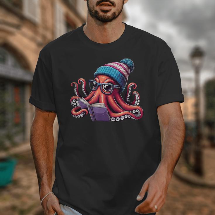 Octopus Reading Book Kraken Book Lover Unisex T-Shirt