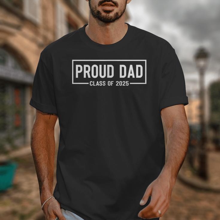 Proud Dad Of 2025 Graduate Father Senior 25 Graduation Unisex T-Shirt