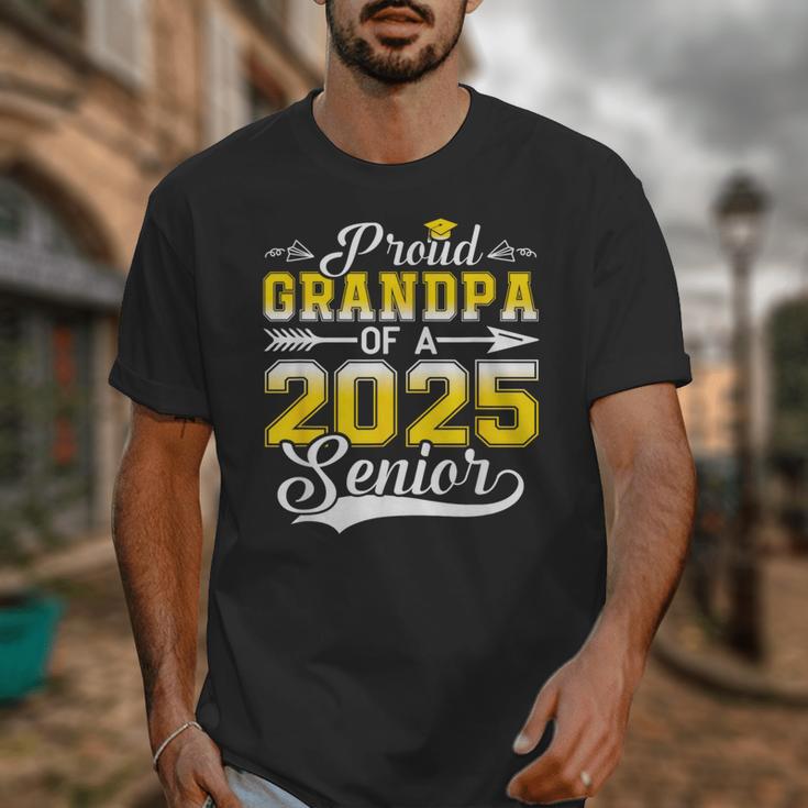 Proud Grandpa Of a 2025 Senior Graduate Graduation Unisex T-Shirt