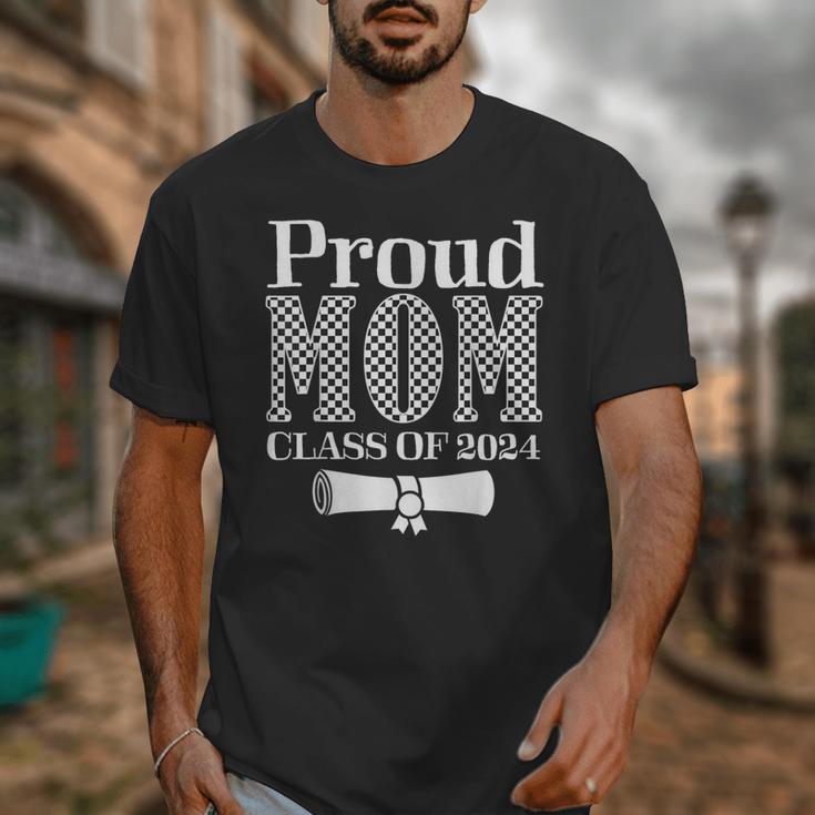 Proud Mom Of a 2024 Graduate Mama Checkered Graduation Unisex T-Shirt
