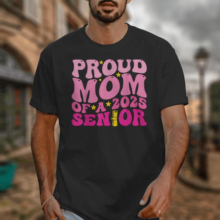 Proud Mom Of a 2025 Graduate Class Senior Graduation Mother Unisex T-Shirt