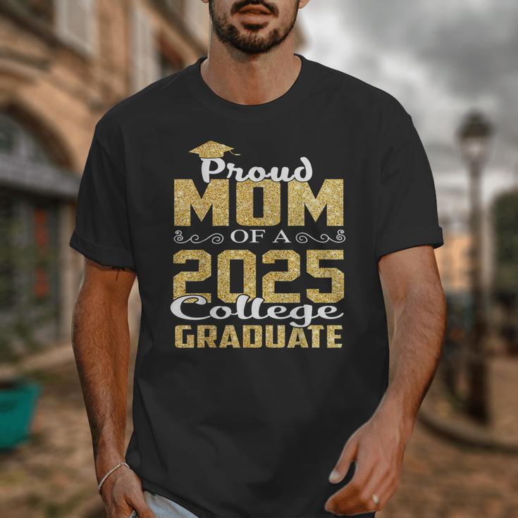 Proud Mom Of 2025 Graduate College Shirt Graduation Unisex T-Shirt