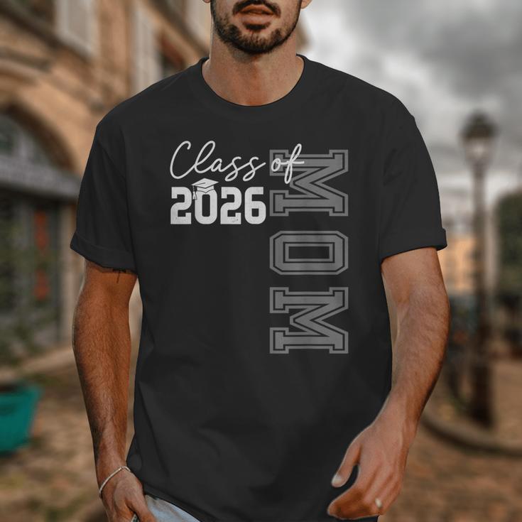 Proud Mom Of A 2026 Graduate Grad Senior Mother Graduation Unisex T-Shirt