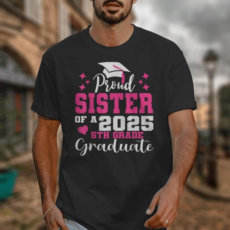 Proud Sister Of 5th Grade Graduate 2025 Family Graduation Unisex T-Shirt