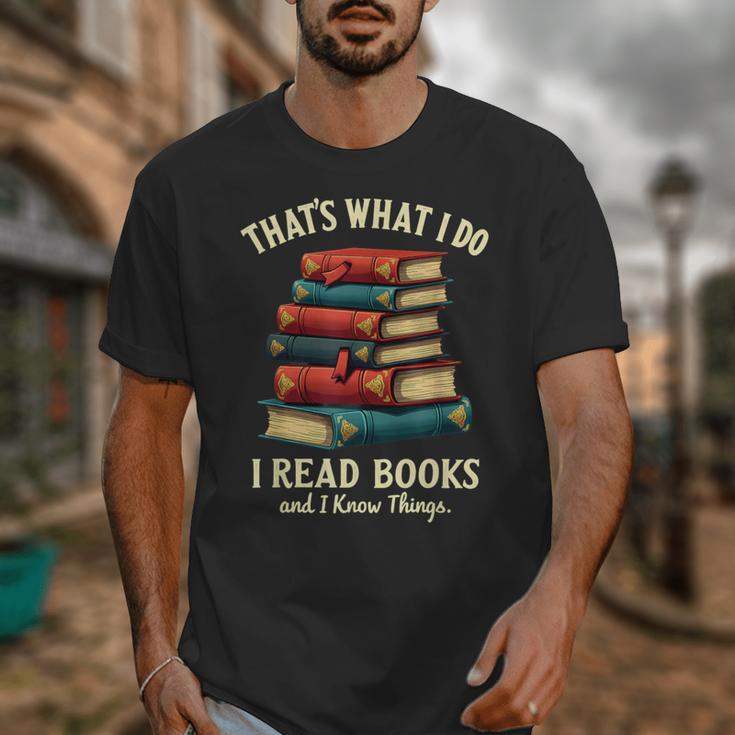 I Read Books Bookworm Halloween Unisex T-Shirt