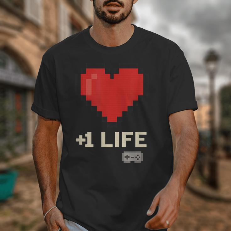 Retro Gamer 1 Life Pixel Heart – 8-Bit Gaming Nostalgia Unisex T-Shirt