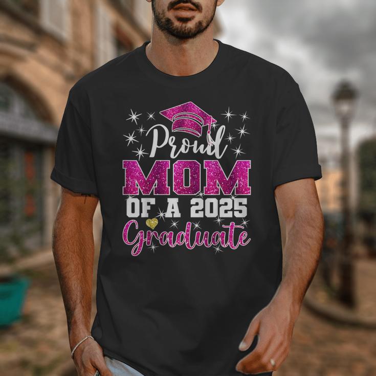 Super Proud Mom Of 2025 Graduate Senior Graduation Family Unisex T-Shirt