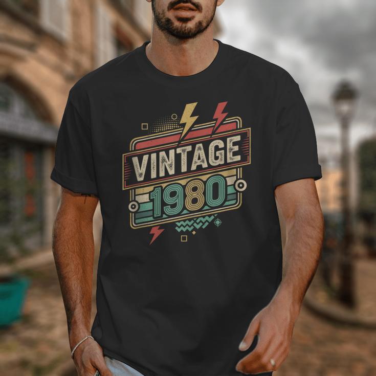 Vintage 1980 Retro Badge Decade Nostalgia Graphic Emblem Unisex T-Shirt