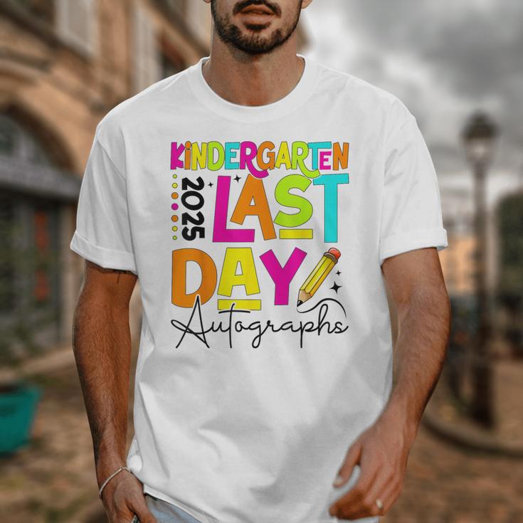2025 Last Day Of School Autograph Kindergarten Graduation Unisex T-Shirt