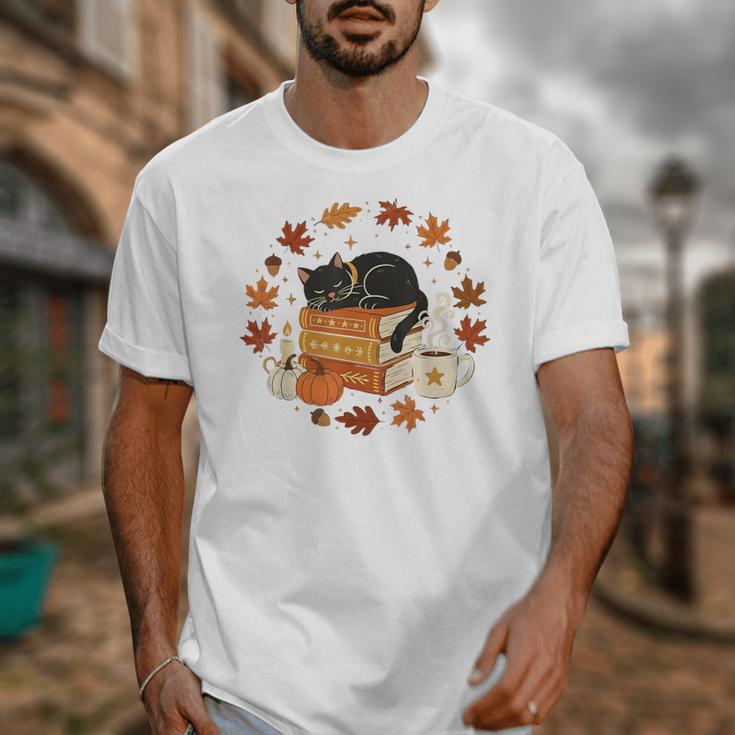 Cute Cat Fall In Love With Reading Book Cat Lover Librarian Unisex T-Shirt