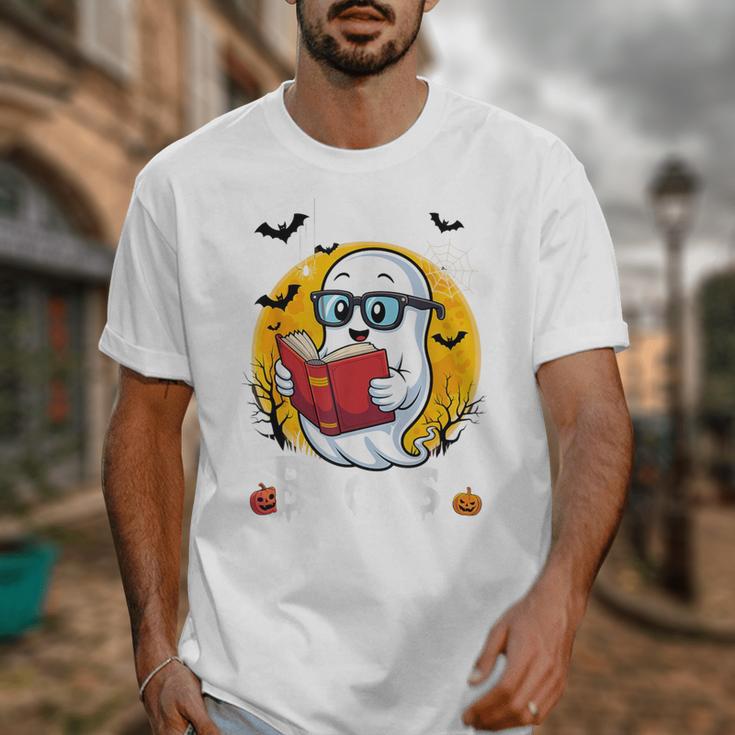 Cute Ghost Reading Book Retro Halloween Librarian Unisex T-Shirt