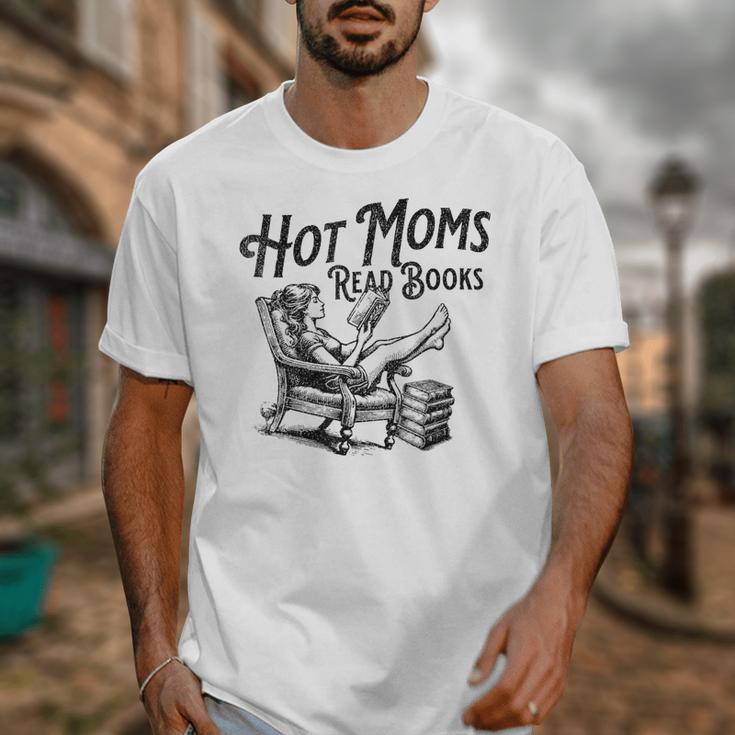 Hot Moms Read Books For Moms Book Lover Unisex T-Shirt