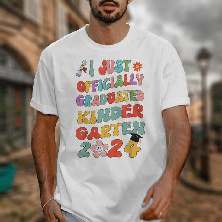 I Officially Graduated Kindergarten Graduation Class 2024 Unisex T-Shirt
