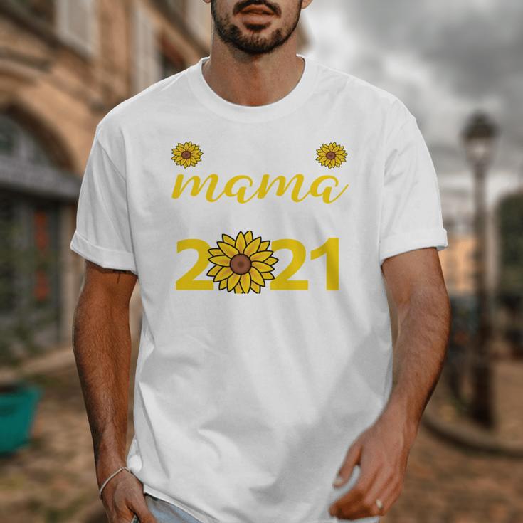 Proud Mama Of a 2021 Graduate Senior Mom 2021 Graduation Unisex T-Shirt