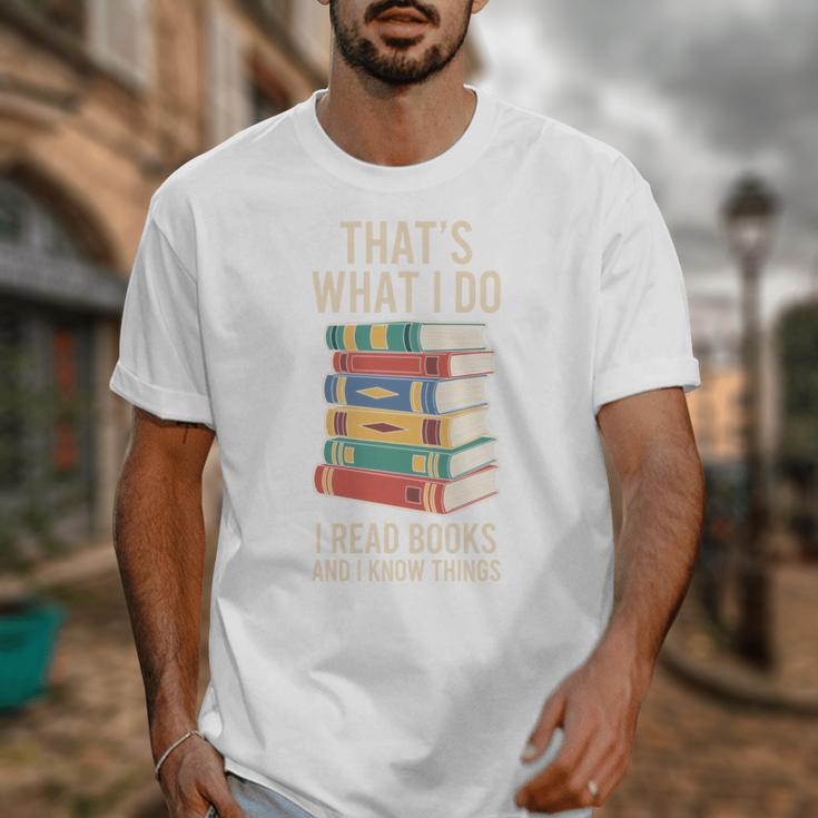 That's What i Do i Read Books And i Know Things Cute Graphic Unisex T-Shirt