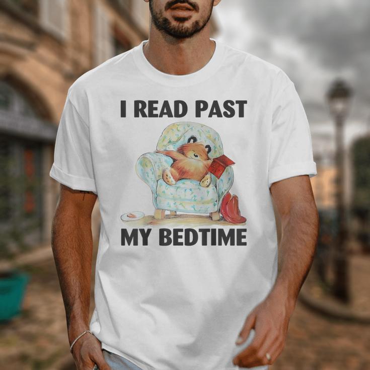 Vintage I Read Past My Bedtime Cute Sleeping Bear Book Lover Unisex T-Shirt