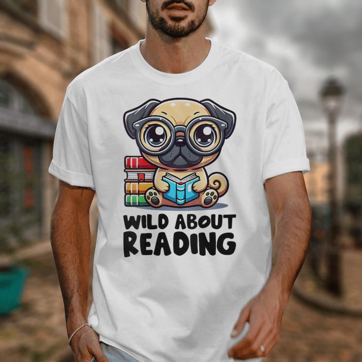 Wild About Reading Book Lover Pug Dog Unisex T-Shirt