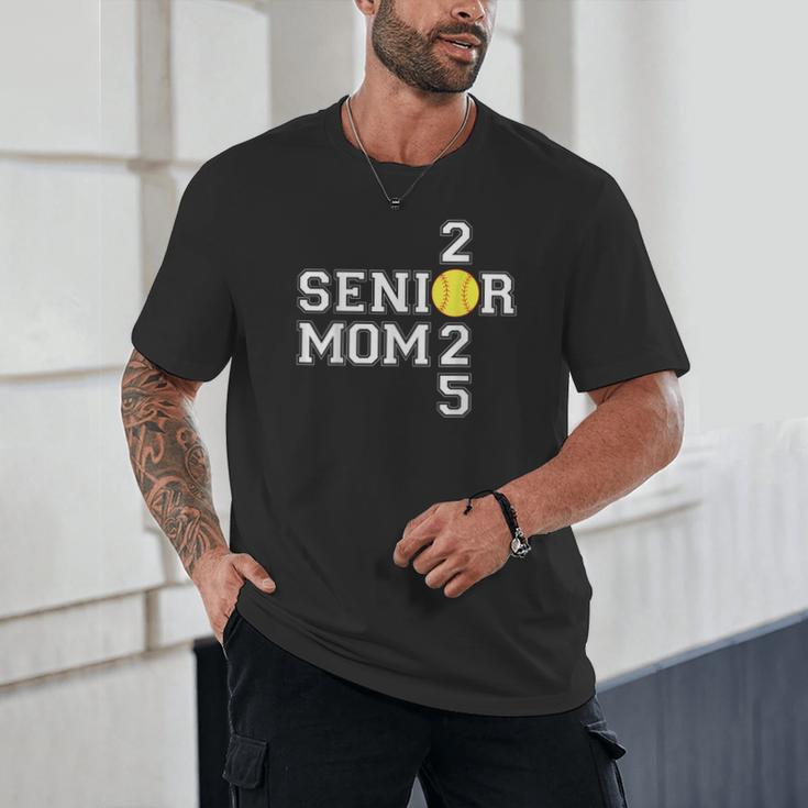 Class Of 2025 Softball Mom Senior Graduation Graduate Women Unisex T-Shirt