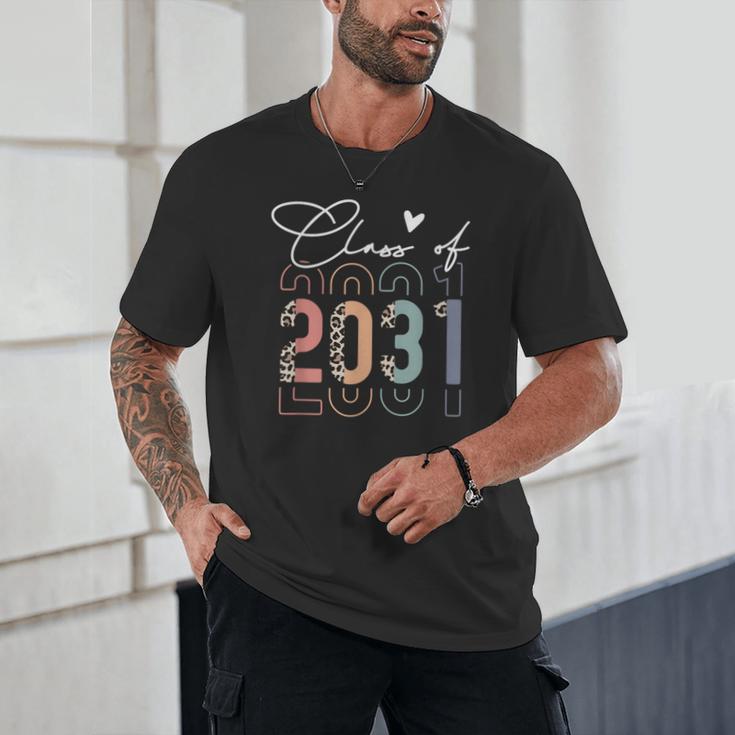 Class Of 2031 School College Retro Graduation Vintage Grad Unisex T-Shirt