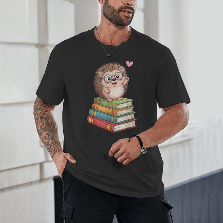 Cute Hedgehog Reading Books Animal Lover Reader Bookworm Unisex T-Shirt