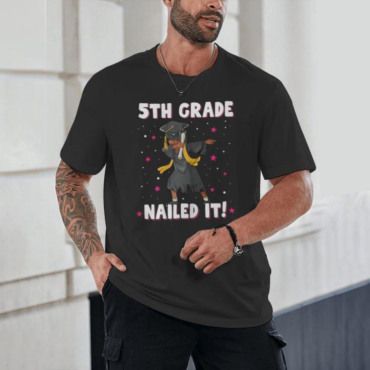 Dabbing Graduation Class Of 2025 Girls 5th Grade Nailed It Unisex T-Shirt