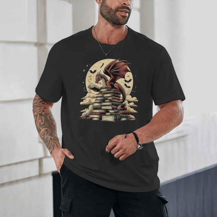 Dragon Reading a Book Dragons And Books Lover Bookworm Unisex T-Shirt