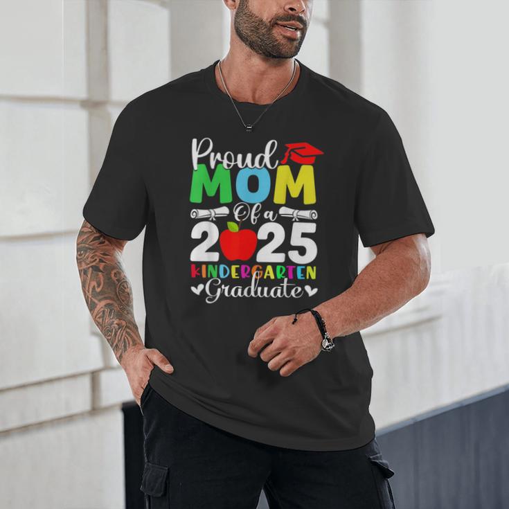 Graduation Proud Mom Of 2025 Kindergarten Graduate Unisex T-Shirt