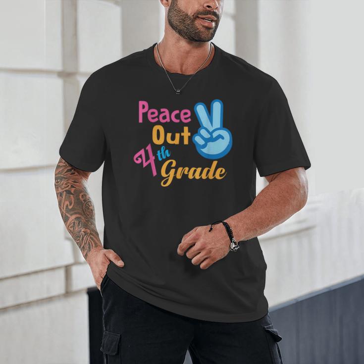 Last Day Of School Peace Out Grade 4 Graduation Kids Unisex T-Shirt
