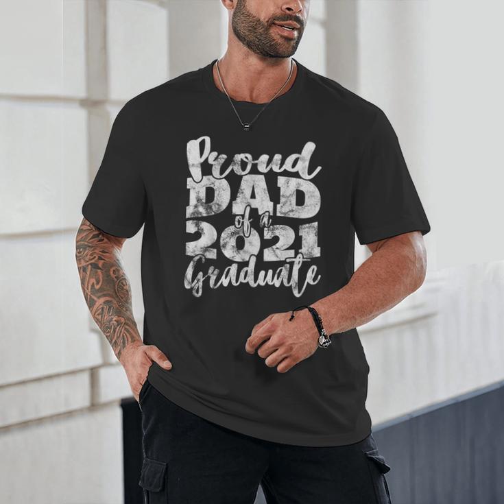 Proud Dad Of a 2021 Graduate Father Senior 21 Graduation Unisex T-Shirt