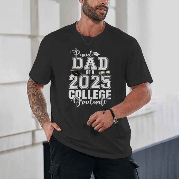Proud Dad Of A 2025 College Graduate Graduation Unisex T-Shirt