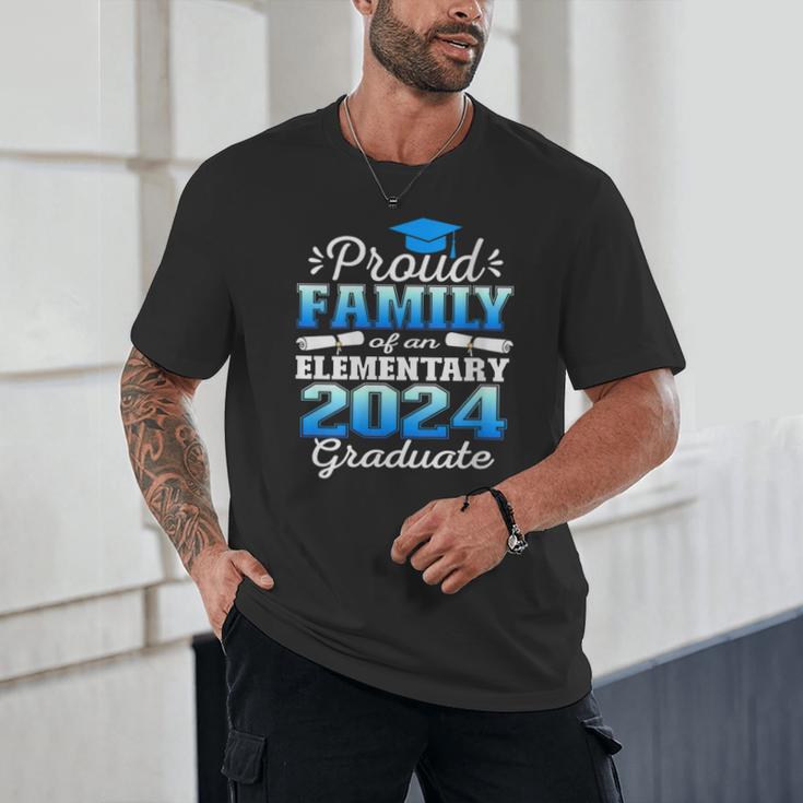 Proud Family Of 5th Grade Graduate 2024 Family Graduation Unisex T-Shirt