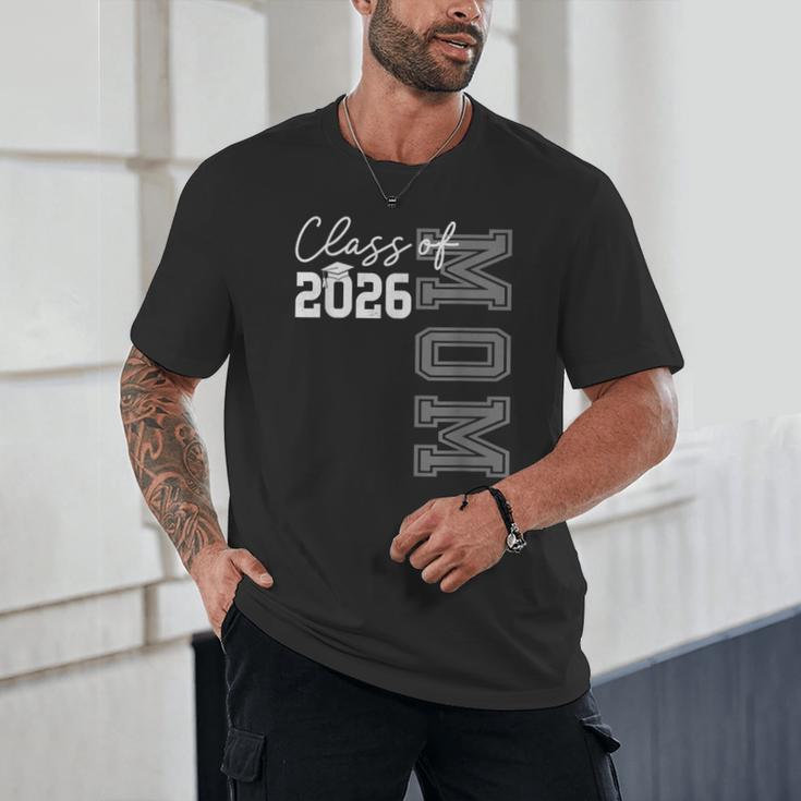 Proud Mom Of A 2026 Graduate Grad Senior Mother Graduation Unisex T-Shirt