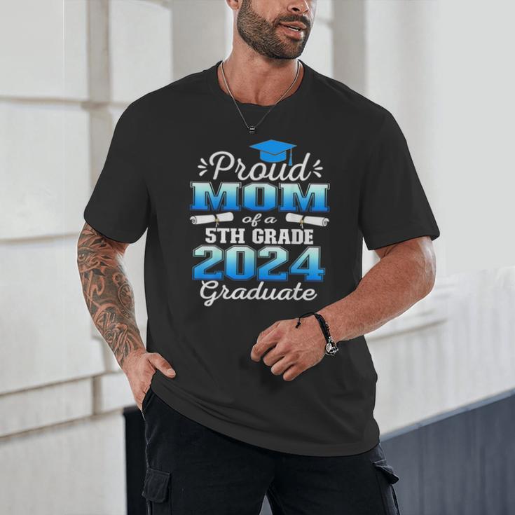 Proud Mom Of 5th Grade Graduate 2024 Elementary Graduation Unisex T-Shirt