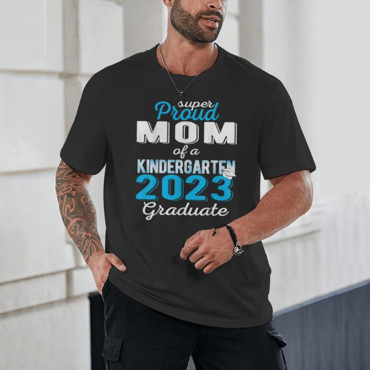 Proud Mom Of Kindergarten Graduate 2023 Graduation Mom Unisex T-Shirt