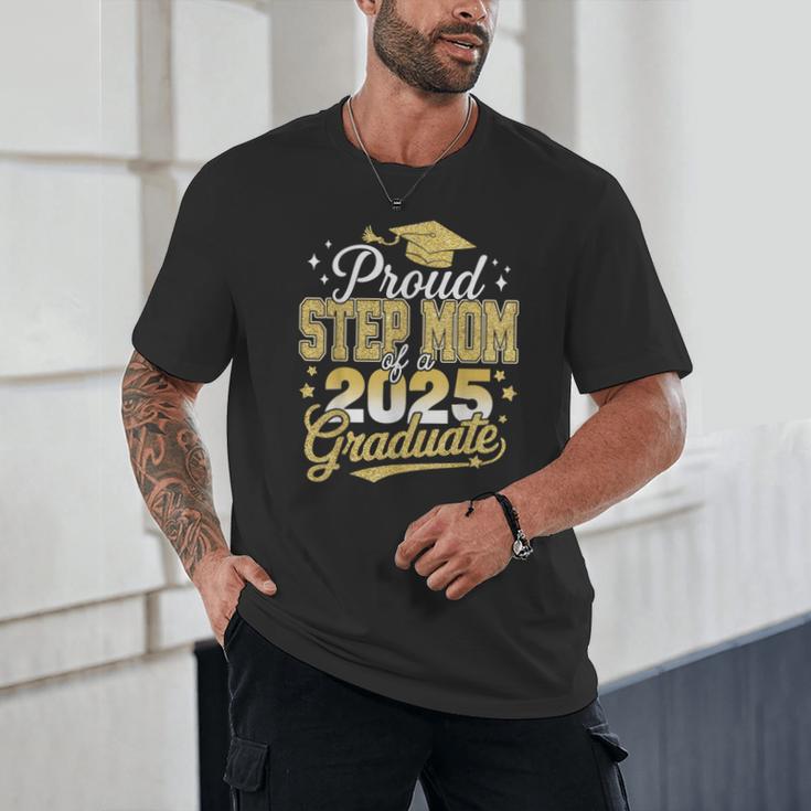 Proud Step Mom Of A Class Of 2025 Graduate Senior Graduation Unisex T-Shirt
