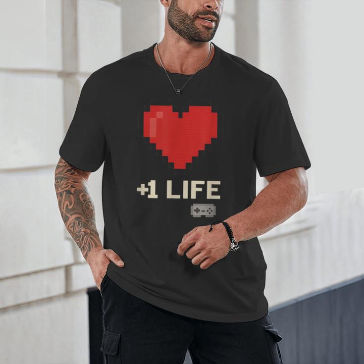 Retro Gamer 1 Life Pixel Heart – 8-Bit Gaming Nostalgia Unisex T-Shirt