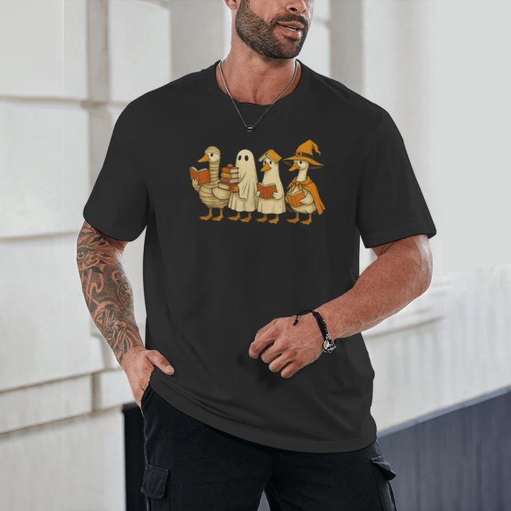 Spooky Halloween Book Lover Halloween Reading Goose Unisex T-Shirt