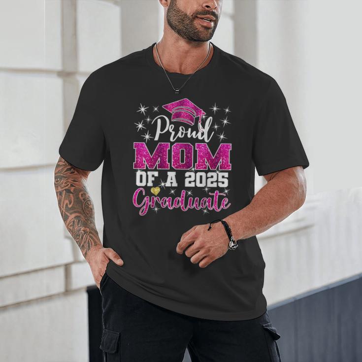 Super Proud Mom Of 2025 Graduate Senior Graduation Family Unisex T-Shirt