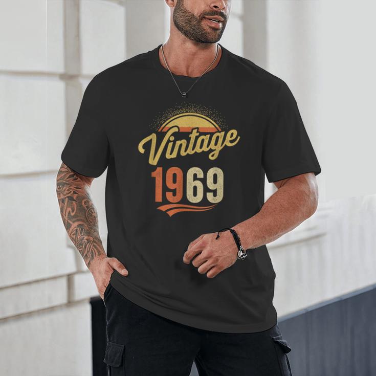 Vintage 1969 Retro Era Badge For Nostalgia Fans Unisex T-Shirt