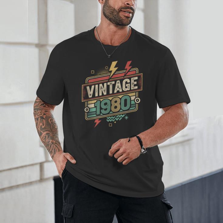 Vintage 1980 Retro Badge Decade Nostalgia Graphic Emblem Unisex T-Shirt