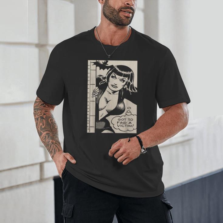 Vintage Vampire Bat Vampire Pin Up Girl Horror Comic Book Unisex T-Shirt