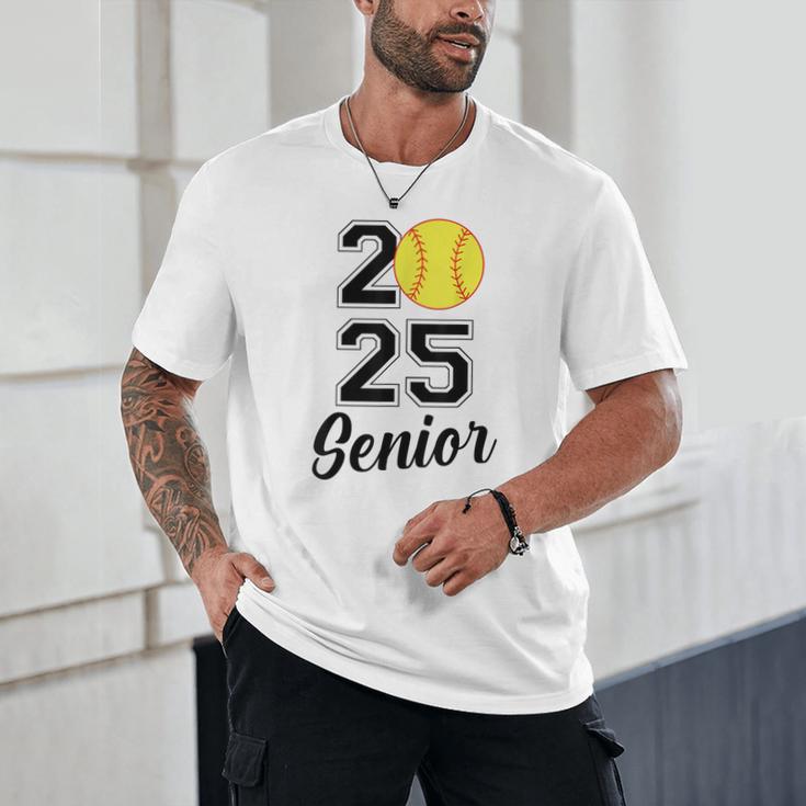 Class Of 2025 Softball Senior Graduation Graduate Women Unisex T-Shirt