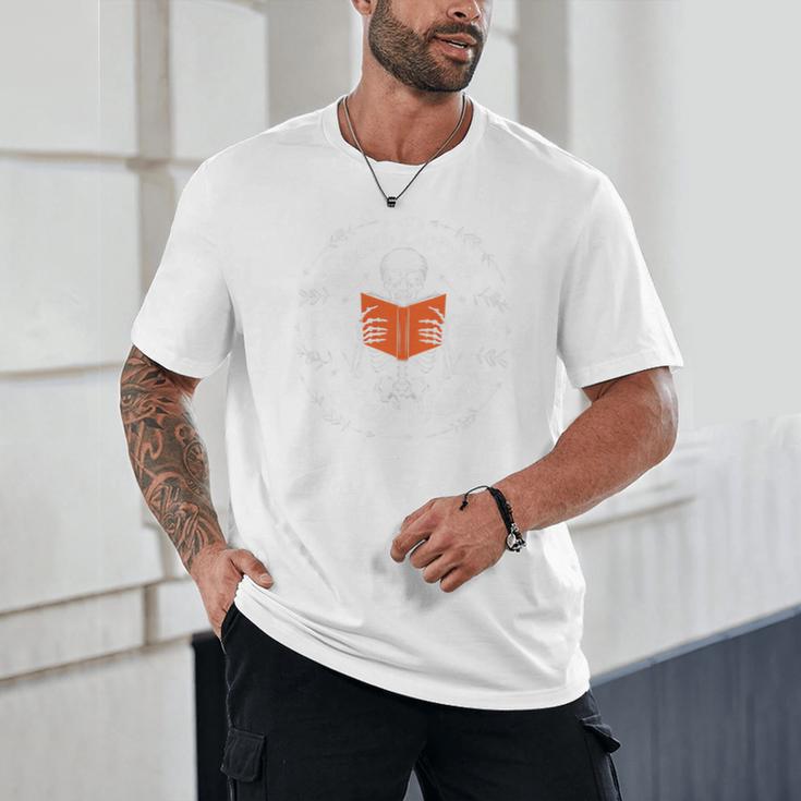 Cool Read Books Be Kind Stay Weird Skeleton Reading Unisex T-Shirt Cool Read Books Be Kind Stay Weird Skeleton Reading Unisex T-Shirt